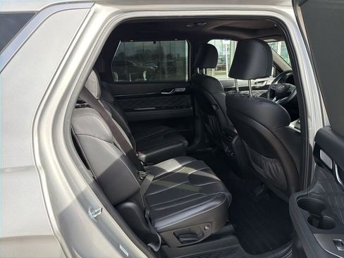 Used 2022 Hyundai Palisade Calligraphy image 17