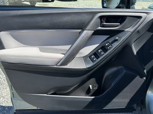 Used 2014 Subaru Forester 2.5i image 8