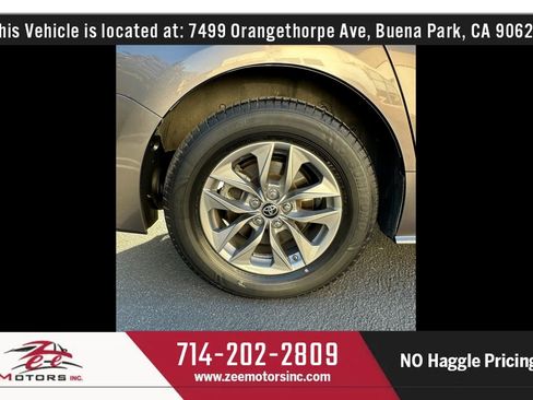 Used 2021 Toyota Sienna LE w/ LE Plus Package FWD image 57