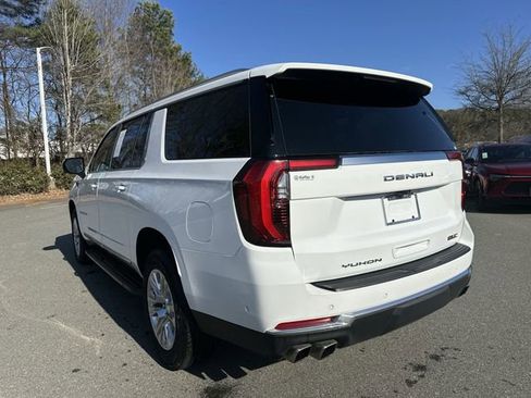 Used 2025 GMC Yukon XL Denali image 3