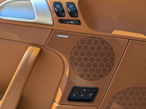 Used 2010 Porsche 911 Carrera 4S image 12