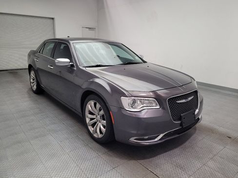 Used 2019 Chrysler 300 Limited RWD image 13
