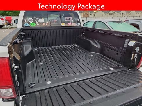 Used 2021 Toyota Tacoma SR5 w/ Technology Package AWD/4WD image 5