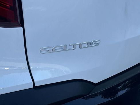 Certified 2026 Kia Seltos EX w/ EX Sunroof Package FWD image 10