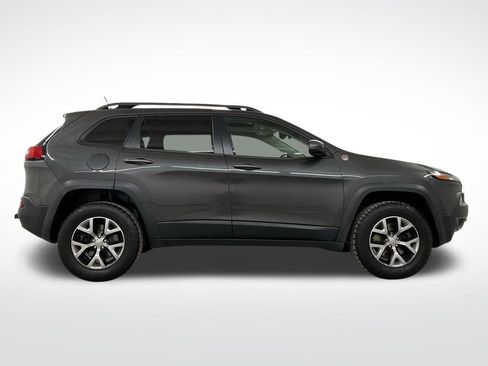 Used 2015 Jeep Cherokee Trailhawk w/ Comfort/Convenience Group image 28