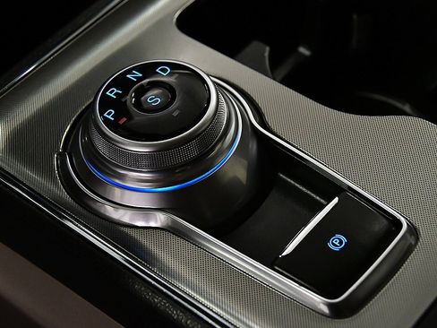 Used 2022 Ford Edge Titanium image 22