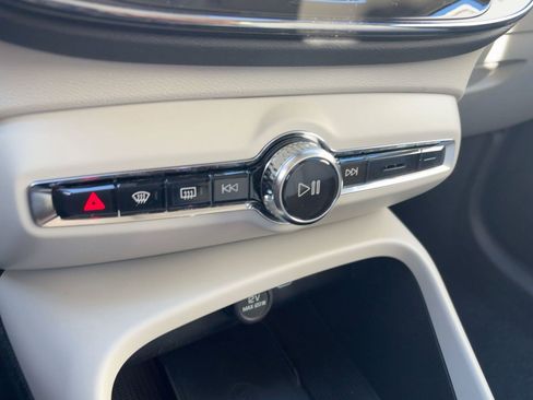 New 2026 Volvo XC40 B5 Ultra w/ Climate Package image 19