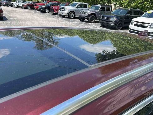 Used 2018 Buick Regal Preferred w/ Sights and Sounds Package AWD/4WD image 11