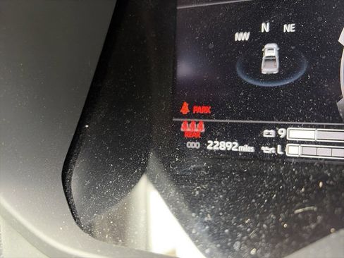 Used 2022 Toyota Tundra Limited AWD/4WD image 10