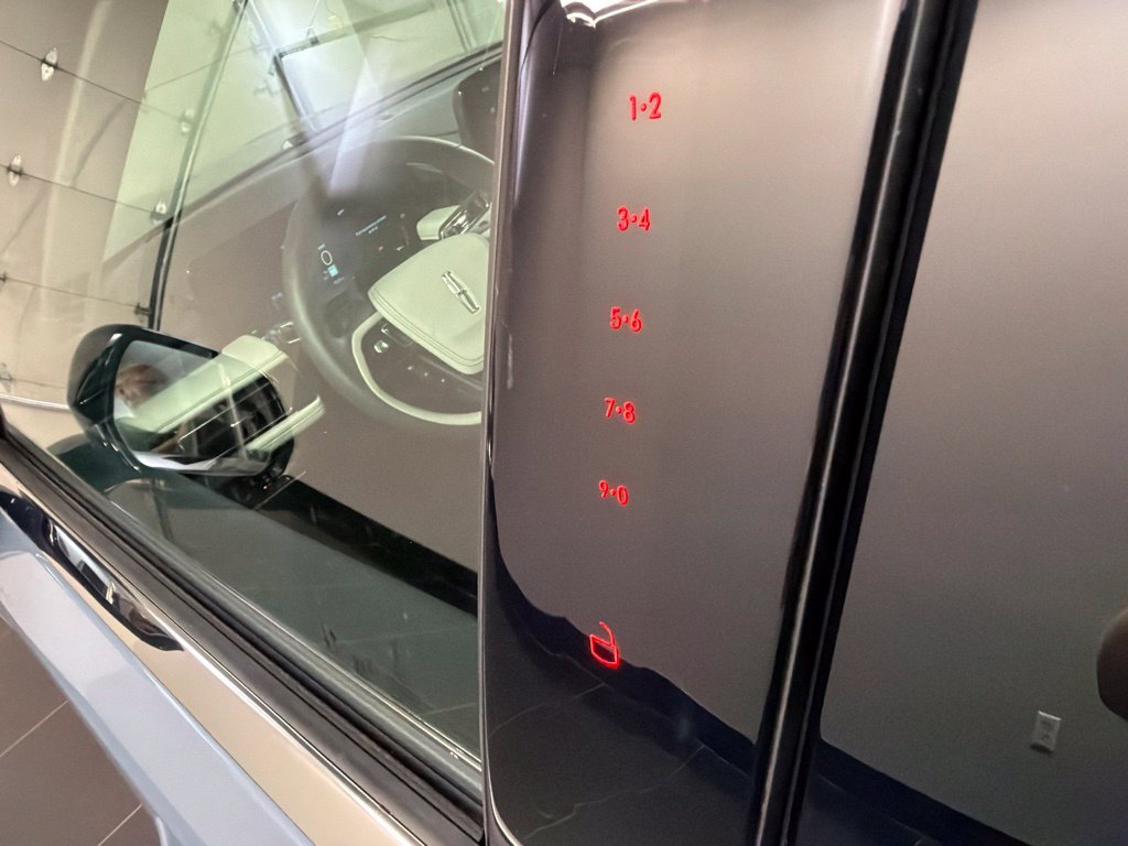 Used 2026 Lincoln Aviator AWD image 28