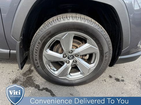 Used 2019 Toyota RAV4 Limited image 15