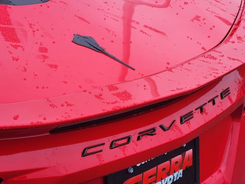 Used 2024 Chevrolet Corvette Stingray Preferred Cpe w/ 2LT image 11