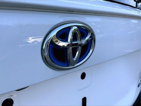 Used 2019 Toyota RAV4 LE w/ Carpet Mat Package AWD/4WD image 29