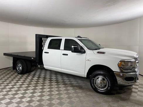 New 2024 RAM 3500 Tradesman w/ Chrome Appearance Group image 4