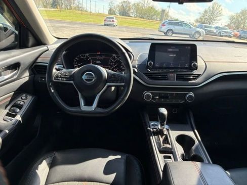 Used 2022 Nissan Altima 2.5 SR AWD/4WD image 16