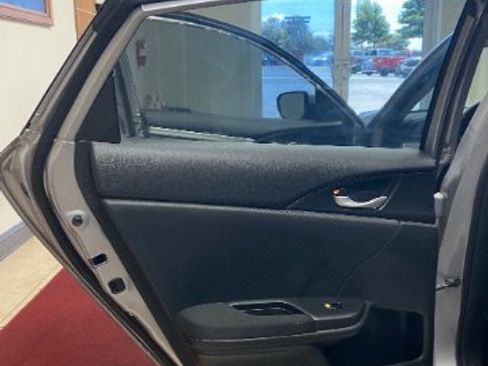 Used 2019 Honda Civic LX image 9
