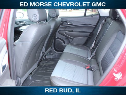 Used 2026 Chevrolet Trax LT w/ LT Convenience Package FWD image 18