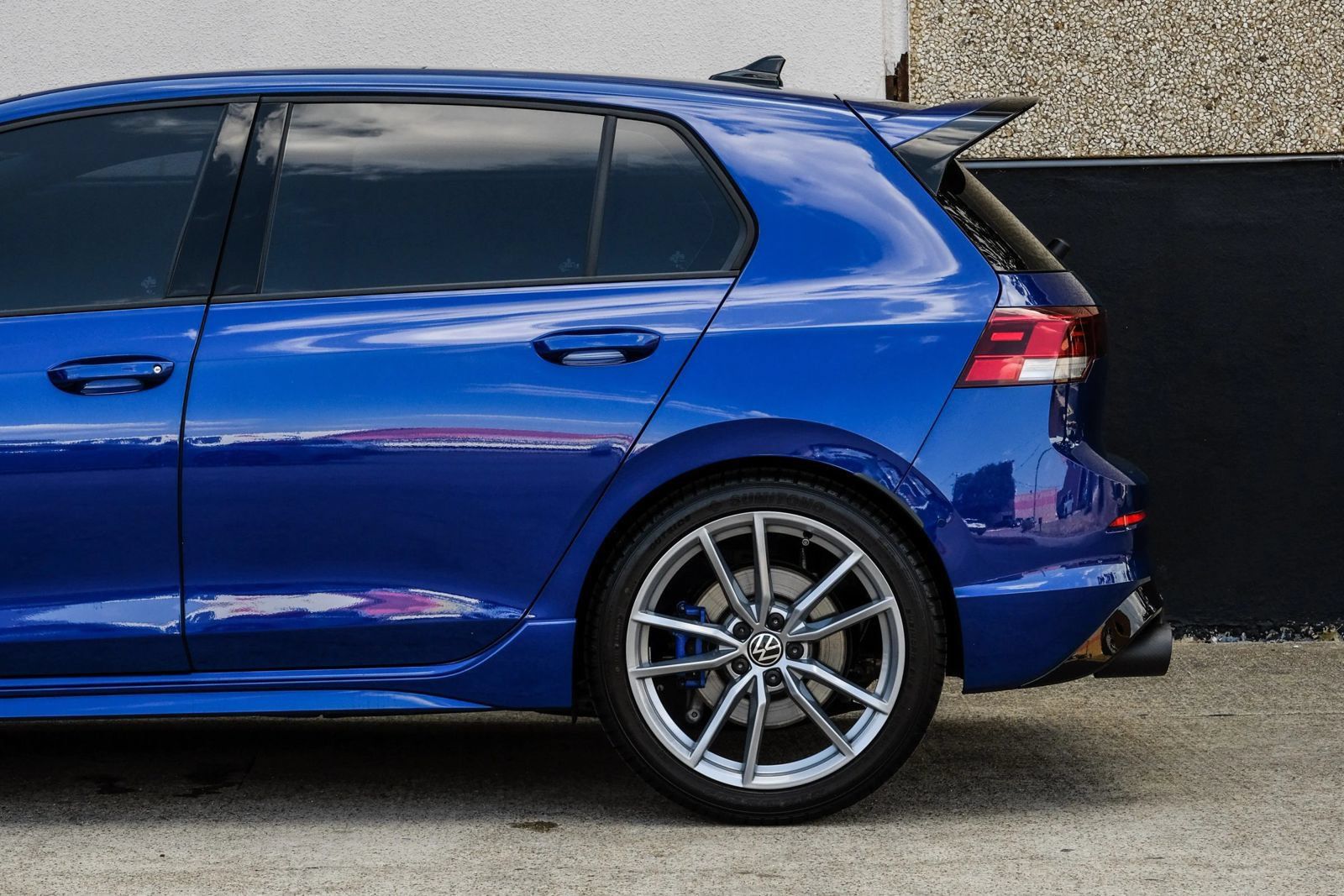 Used 2024 Volkswagen Golf R AWD/4WD image 8