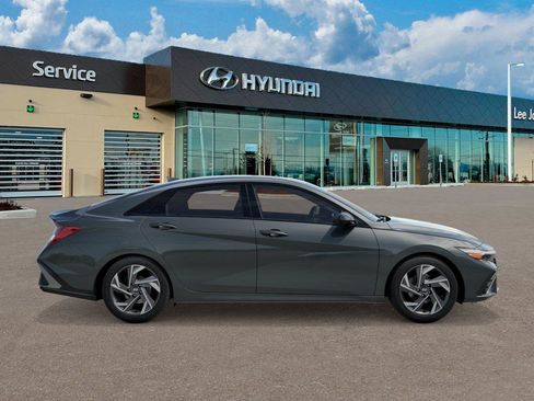 New 2026 Hyundai Elantra SEL Sport Premium FWD image 7