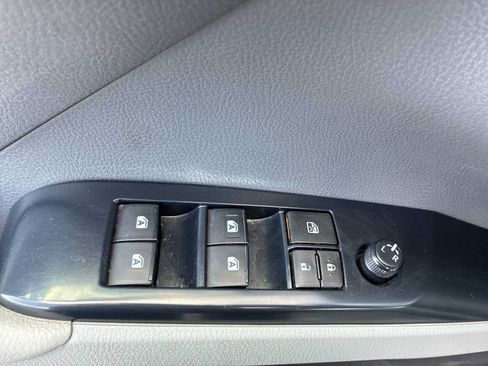 Used 2018 Toyota Camry LE w/ Moonroof Package FWD image 15