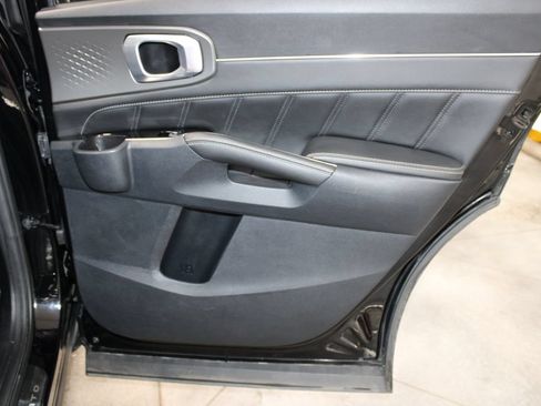 Used 2023 Kia Sorento SX AWD/4WD image 31
