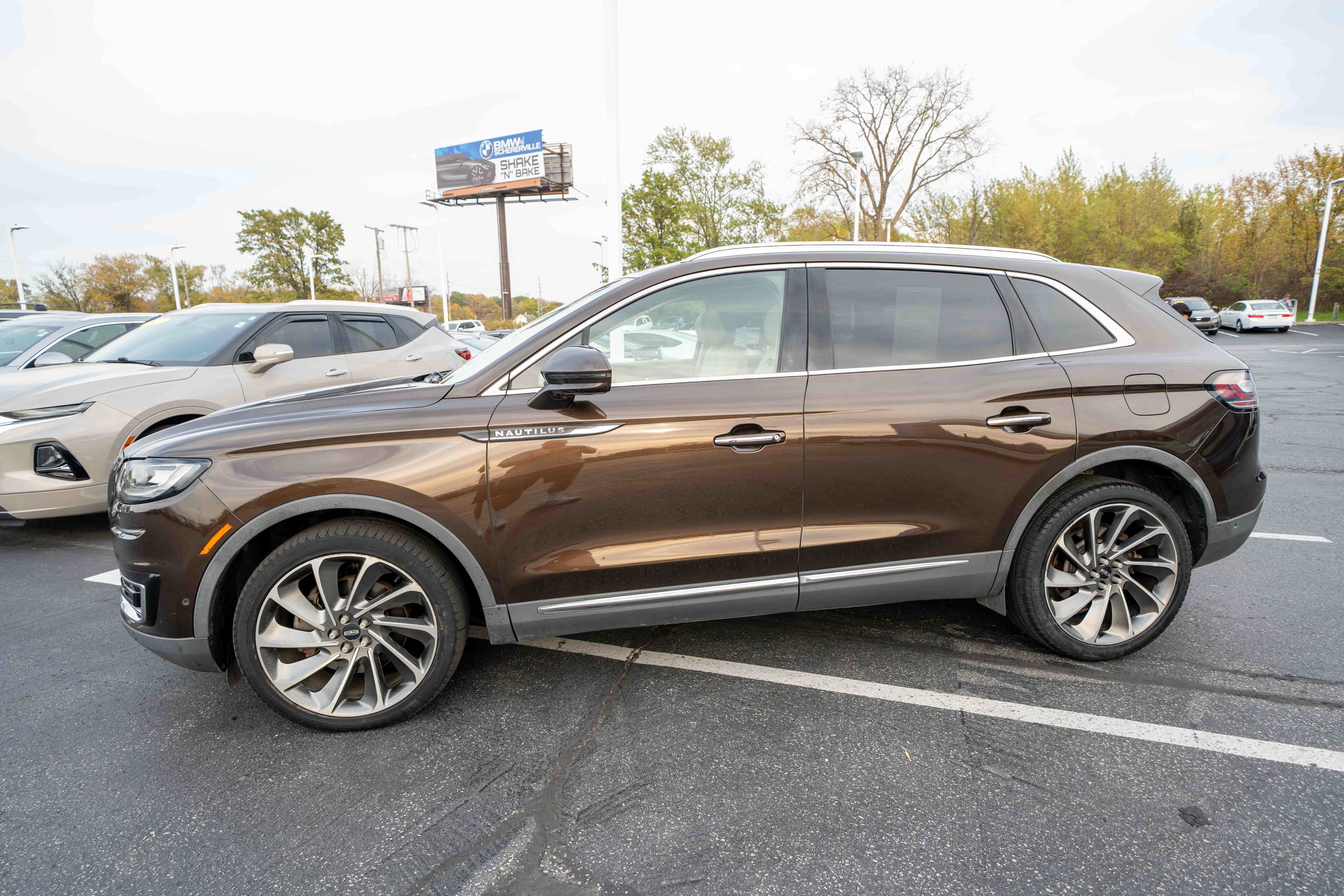 Used 2019 Lincoln Nautilus Reserve AWD/4WD image 3