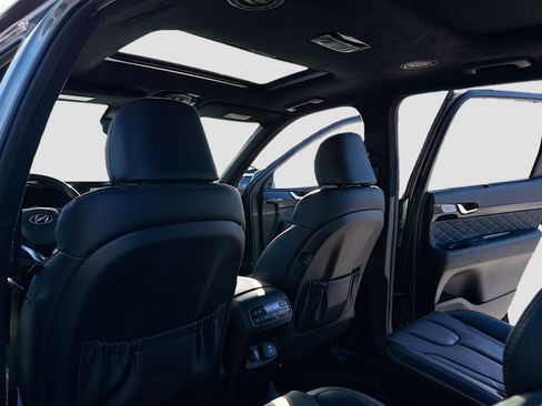 Used 2022 Hyundai Palisade Calligraphy image 6