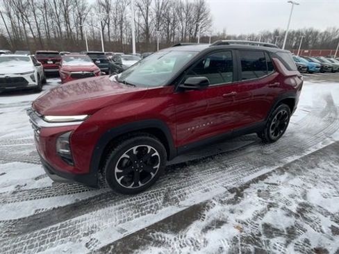 Used 2025 Chevrolet Equinox LT w/ Convenience Package II image 4