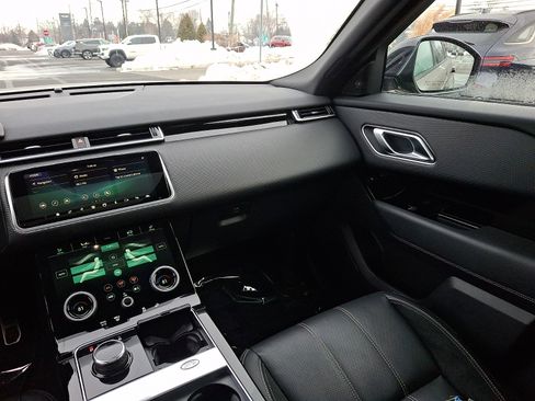 Used 2020 Land Rover Range Rover Velar R-Dynamic S image 16