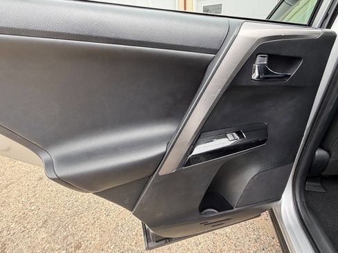 Used 2016 Toyota RAV4 Limited image 8