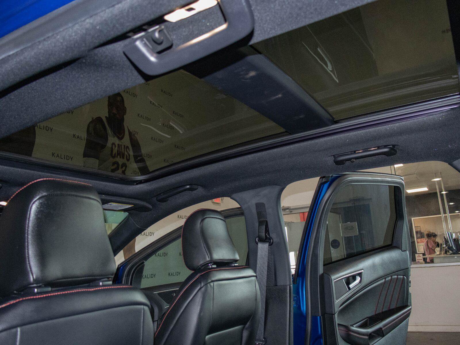 Used 2022 Ford Edge ST-Line AWD/4WD image 13