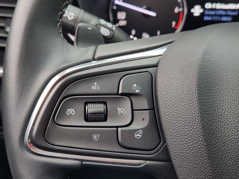 Used 2023 Buick Envision Essence image 32