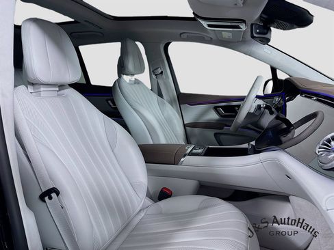 Used 2023 Mercedes-Benz EQS 580 4MATIC SUV image 36