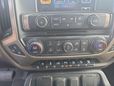 Used 2017 GMC Sierra 2500 Denali w/ Duramax Plus Package AWD/4WD image 21
