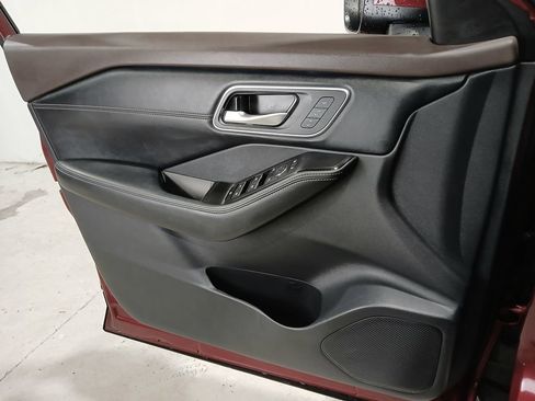 Used 2023 Nissan Rogue Platinum w/ Platinum Premium Package image 31