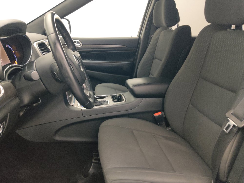 Used 2018 Jeep Grand Cherokee Laredo RWD image 17