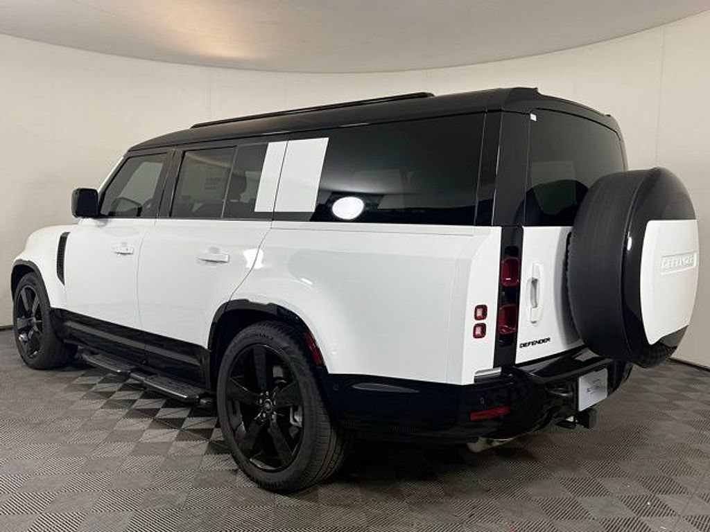 New 2025 Land Rover Defender 130 X-Dynamic SE AWD/4WD image 6