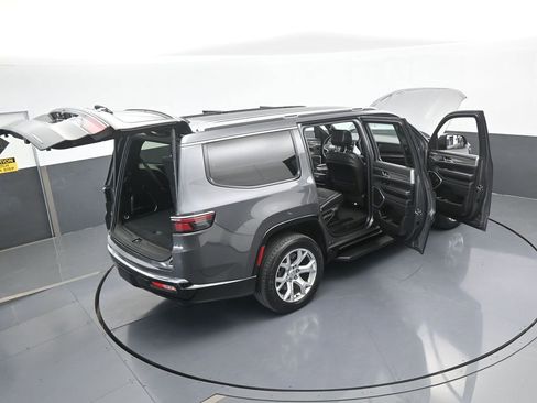 Used 2022 Jeep Wagoneer Series II image 71