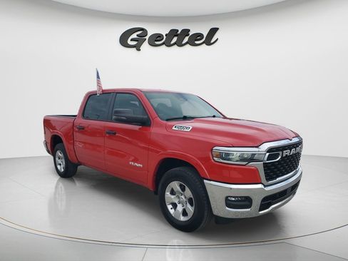 Used 2025 RAM 1500 Big Horn AWD/4WD image 3