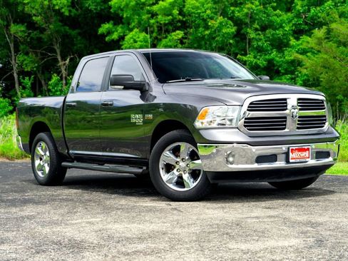 Used 2019 RAM 1500 Lone Star RWD image 1