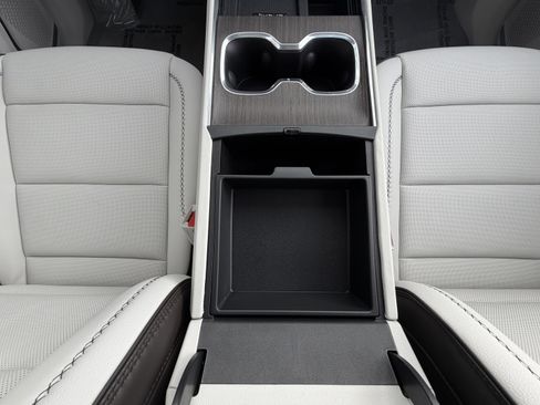 New 2026 GMC Acadia Denali w/ Super Cruise Package image 28