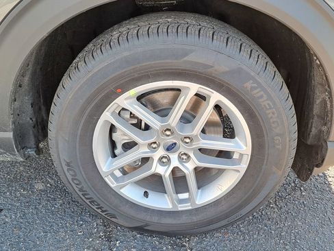 New 2026 Ford Explorer Active image 16