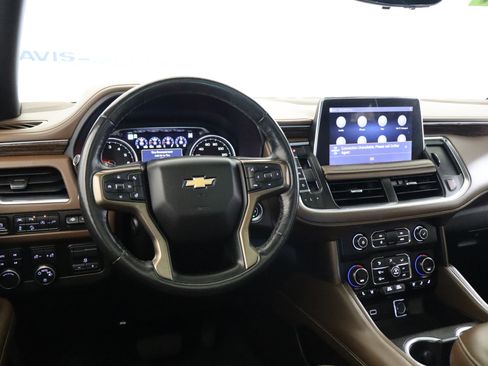 Used 2021 Chevrolet Suburban High Country w/ Premium Package image 16