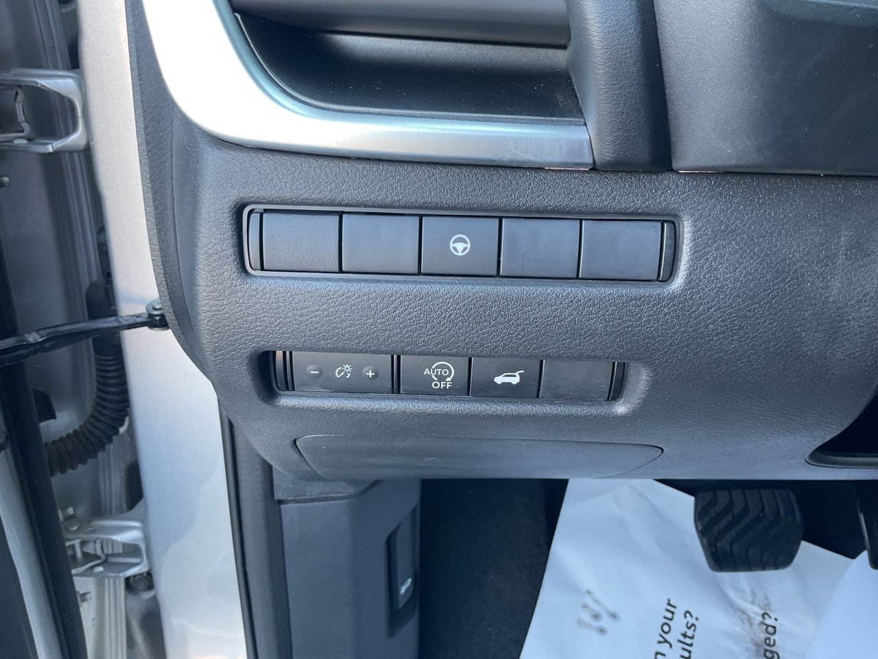 Used 2025 Nissan Rogue SV FWD image 21