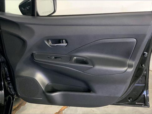 Used 2025 Nissan Versa SV FWD image 25
