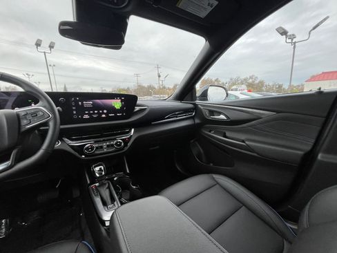 Used 2025 Buick Envista Sport Touring image 33