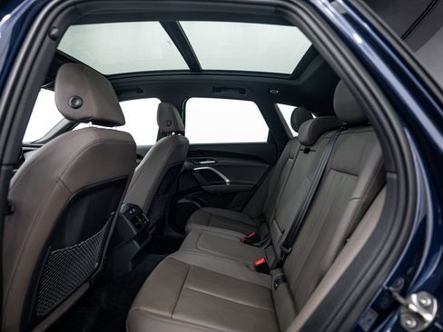 Certified 2025 Audi Q5 Premium w/ Convenience Package image 17