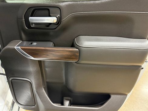 Used 2020 GMC Sierra 1500 SLT image 13