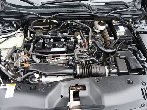 Used 2018 Honda Civic Sport image 6