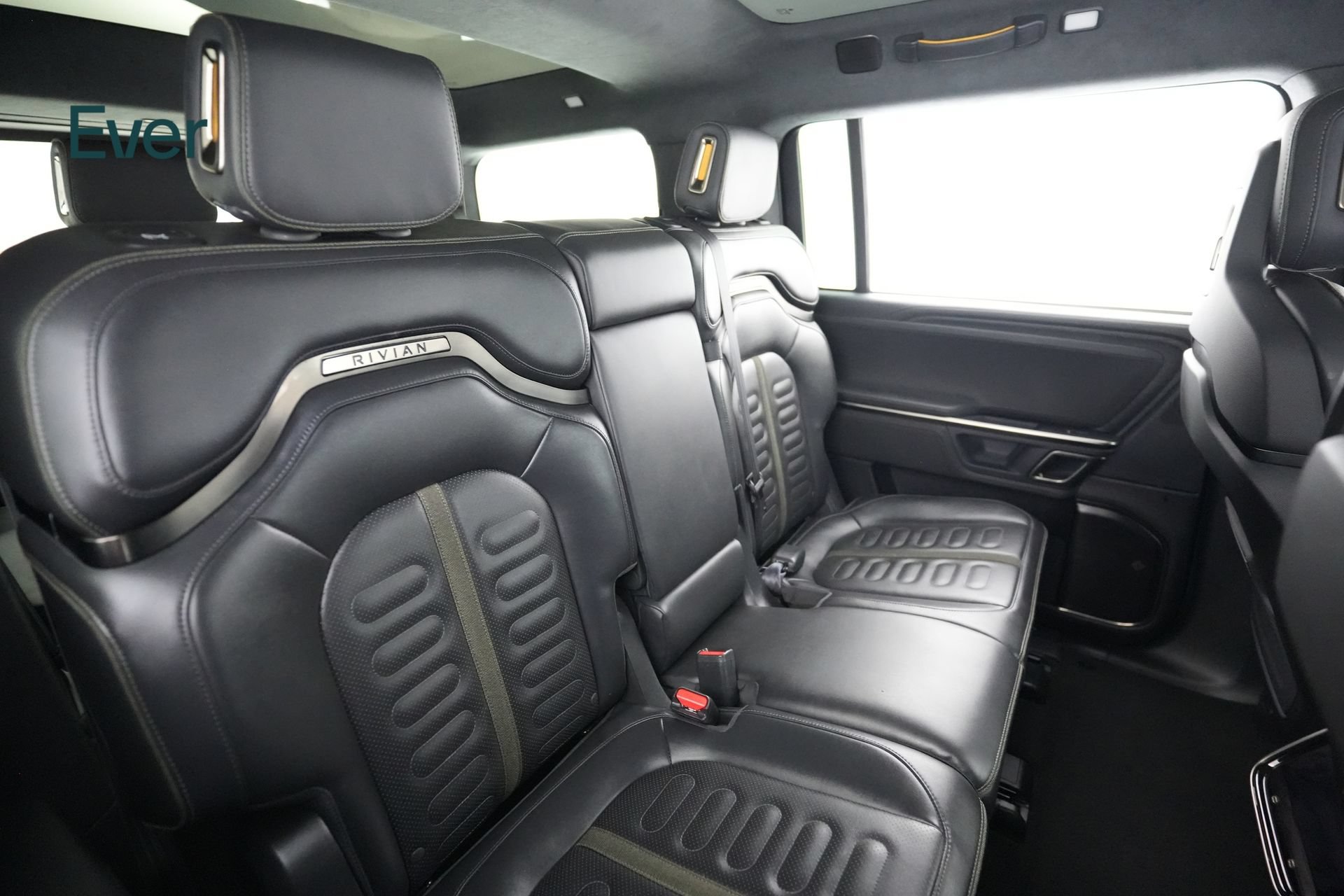 Used 2024 Rivian R1S Adventure Dual AWD/4WD image 5